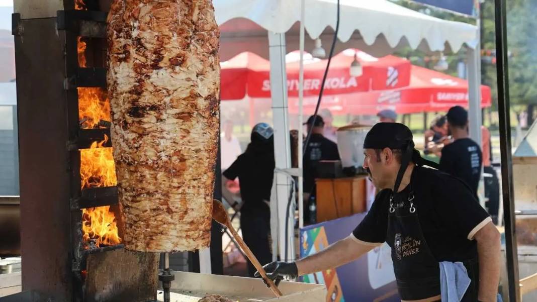 Şırdandan Kebabına: Adana Lezzet Festivali’ne Ziyaretçi Yağdı! 1